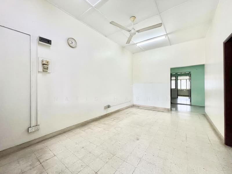 Rumah Teres 1 Tingkat untuk Dijual di Taman Sri Jelok (Kajang) - Nafis Hashim - Living Room - PropertyGuru.com.my