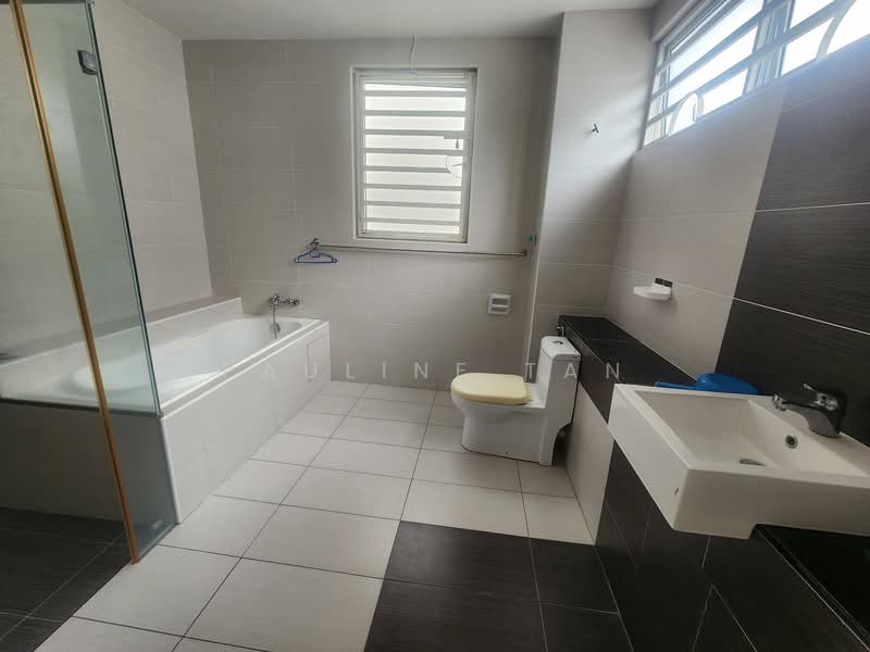 2.5-storey Terraced House for Rent in Sungai Ara (Penang) - Pauline Tan - Bathroom - PropertyGuru.com.my