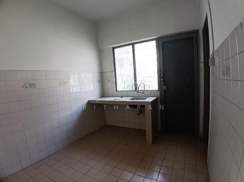Rumah Teres 2-Tingkat untuk Dijual di Bandar Sunway (Sunway) - Priya K Sritharan - Kitchen - PropertyGuru.com.my