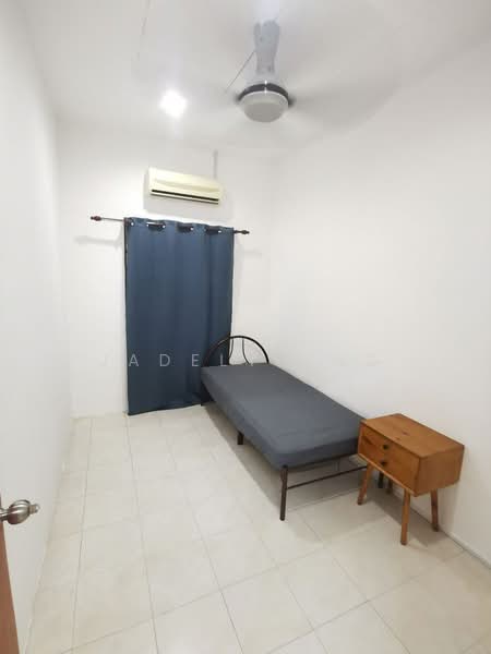 Rumah Teres 2 Tingkat untuk Disewa di Kelapa Sawit (Kulai) - Jadelyn Ng - Bedroom - PropertyGuru.com.my