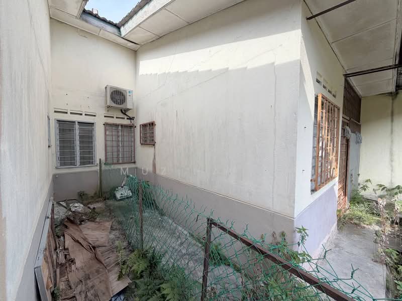 Rumah Teres 1 Tingkat untuk Dijual di Banting (Selangor) - Muz Hafiz - Exterior - PropertyGuru.com.my