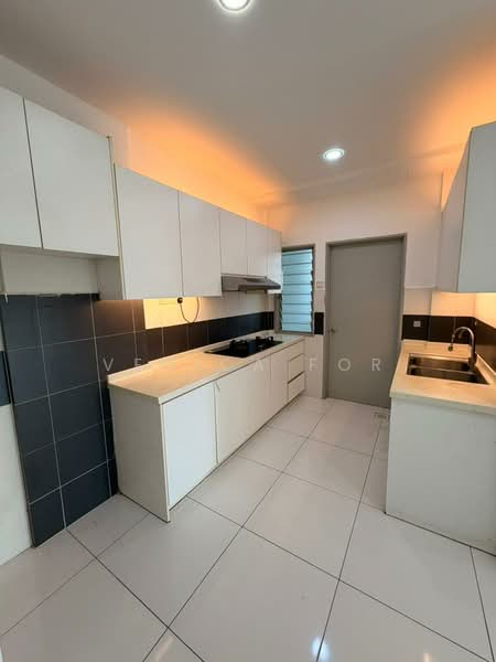 Service Residence for Sale at Twin Tower Residence - Venica For - Kitchen - PropertyGuru.com.my