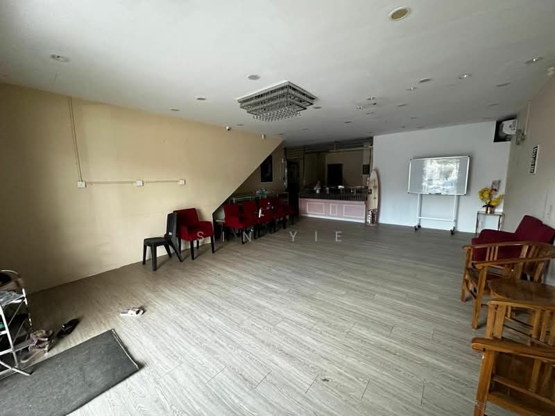 Shop for Rent in Taman Johor Jaya (Johor Bahru) - Sin Yie - Interior - PropertyGuru.com.my