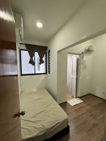 Servis Apartment untuk Disewa di SkyVille 8 @ Benteng 8 - Anthony Tham - Bedroom - PropertyGuru.com.my