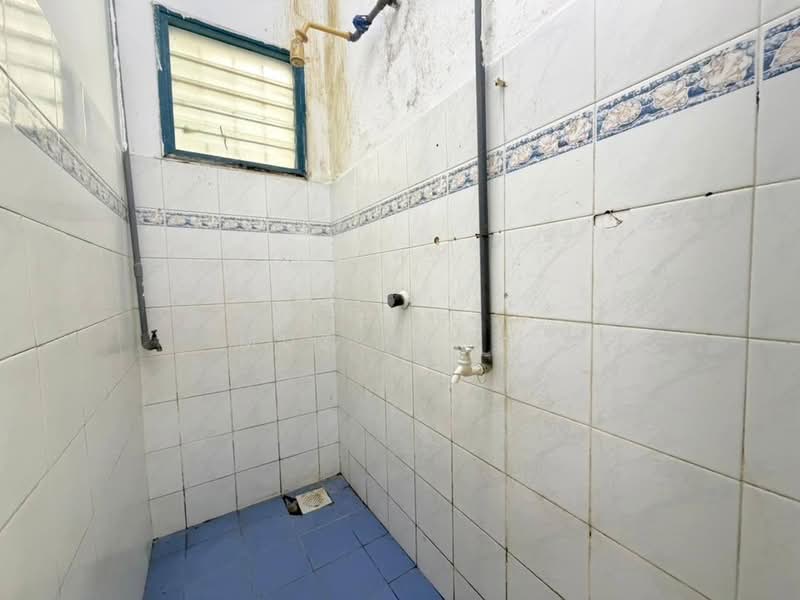 Rumah Teres 1 Tingkat untuk Dijual di Semenyih (Selangor) - Muz Hafiz - Bathroom - PropertyGuru.com.my