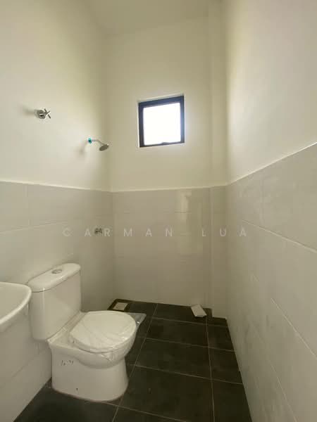 Semi-Detached House for Sale in Taman Seri Pandan (Balai Panjang) - Carman Lua - Bathroom - PropertyGuru.com.my