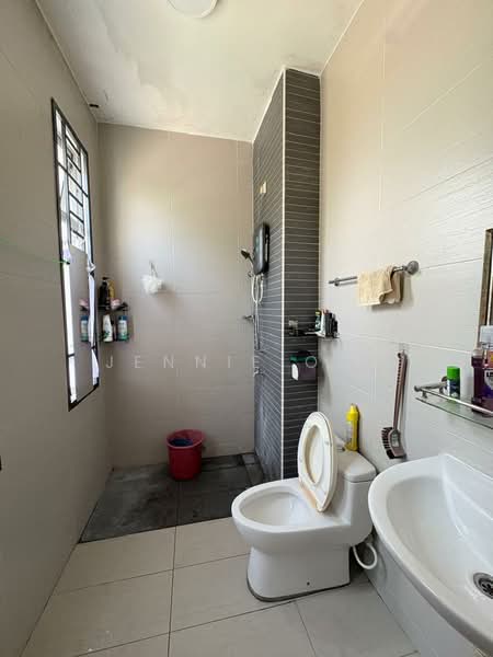 2-storey Terraced House for Sale in Kota Tinggi (Johor) - Jennie Ooi - Bathroom - PropertyGuru.com.my