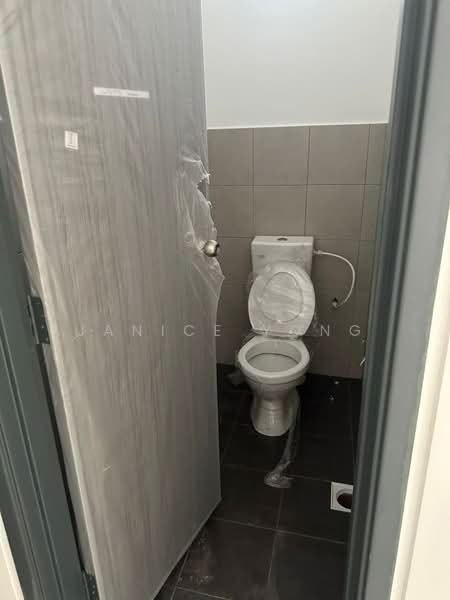 Kedai untuk Disewa di Bandar Putra (Kulai) - Janice Yong - Bathroom - PropertyGuru.com.my