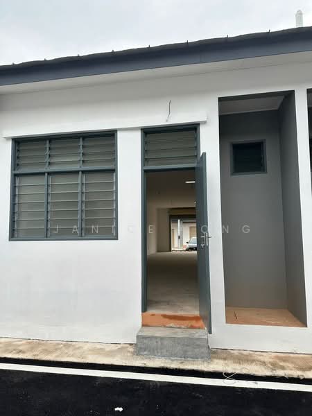 Kedai untuk Disewa di Bandar Putra (Kulai) - Janice Yong - Exterior - PropertyGuru.com.my