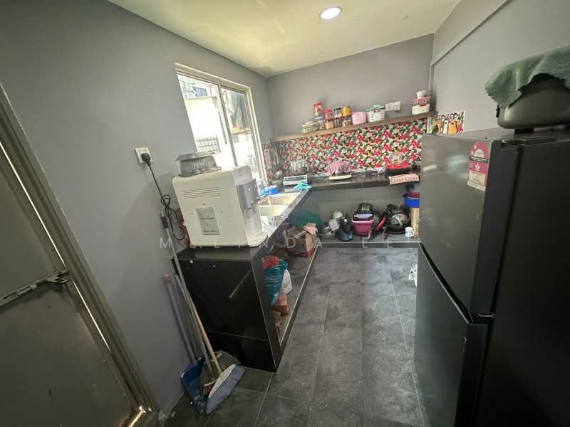 Rumah Teres 2 Tingkat untuk Dijual di Taman Century (Johor Bahru) - Melinda Ee - Kitchen - PropertyGuru.com.my