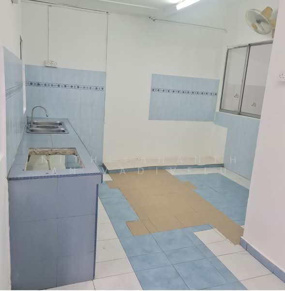 Rumah Teres 2 Tingkat untuk Dijual di TTDI Jaya (Shah Alam) - Nithiyananthan Vadivelu - Kitchen - PropertyGuru.com.my