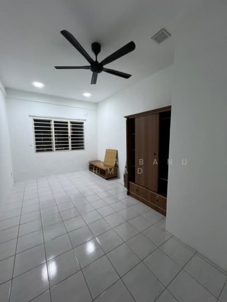 Pangsapuri untuk Disewa di Suria Damansara - Jaleela Banu Ahmad - Living Room - PropertyGuru.com.my