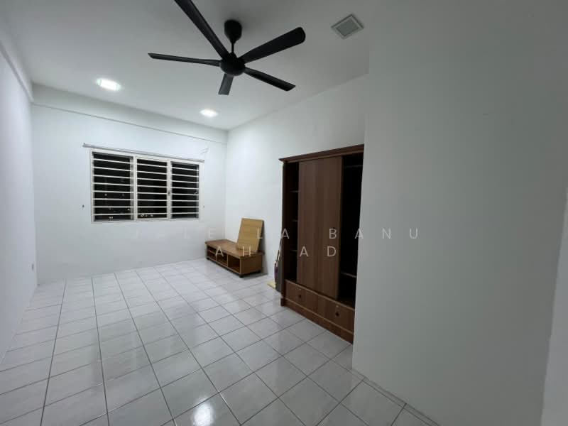 Pangsapuri untuk Disewa di Suria Damansara - Jaleela Banu Ahmad - Living Room - PropertyGuru.com.my