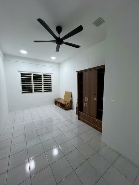 Pangsapuri untuk Disewa di Suria Damansara - Jaleela Banu Ahmad - Living Room - PropertyGuru.com.my