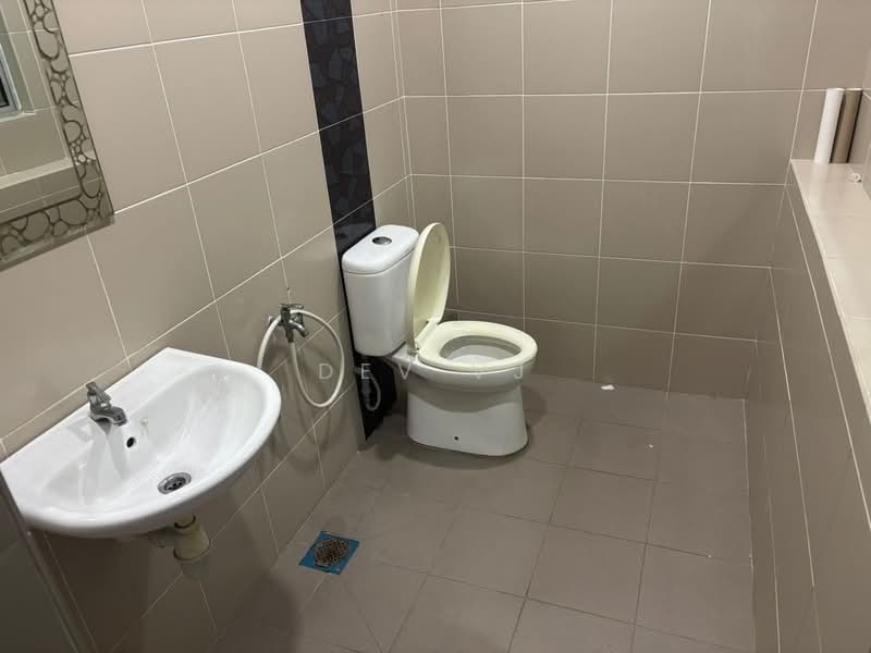 Gudang untuk Disewa di Subang Hi-Tech Industrial Park (Subang Jaya) - DEV VJ - Bathroom - PropertyGuru.com.my