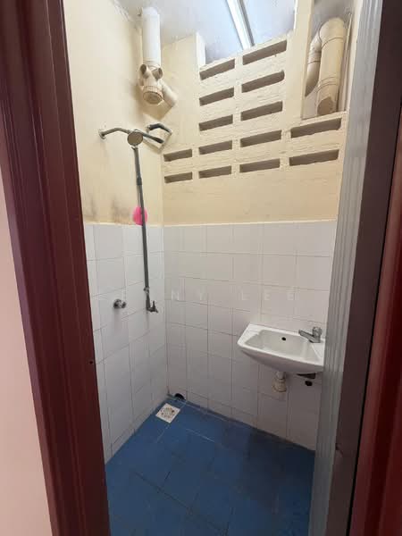 Flat for Rent at Flat Mahkota Cheras (L1 L2 L3 L4 L5) - Benny Lee - Bathroom - PropertyGuru.com.my