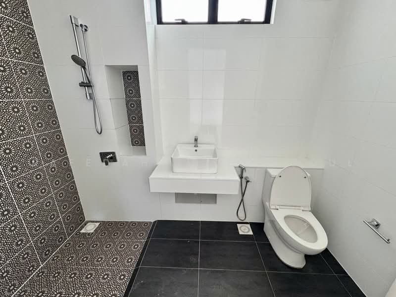 Rumah Berkembar untuk Dijual di Kuala Selangor (Selangor) - Rafedah Binti Abdul Aziz - Bathroom - PropertyGuru.com.my