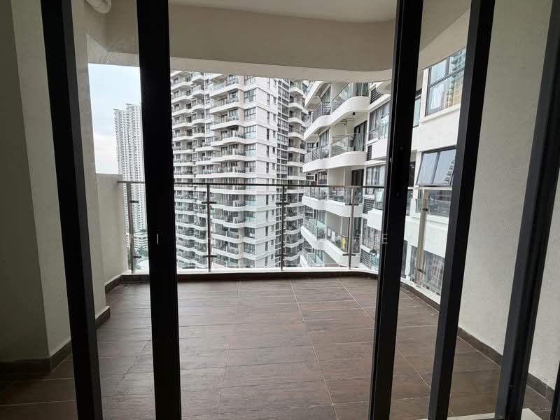 Condominium for Sale at Bay Point @ Country Garden Danga Bay - Nicholas Tey - Balcony - PropertyGuru.com.my