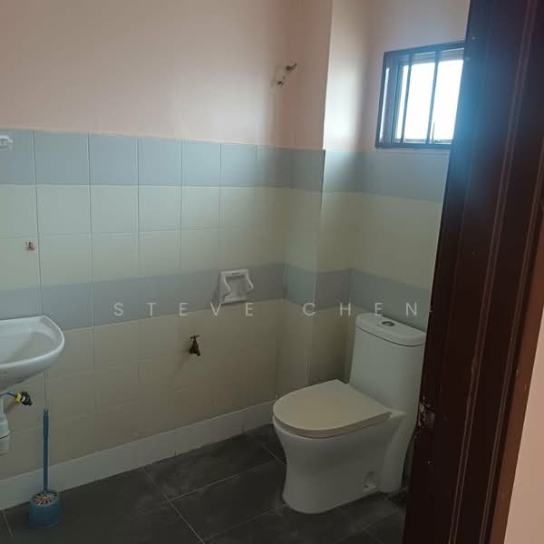 Rumah Berkembar untuk Disewa di Rawang (Selangor) - Steve Chen - Bathroom - PropertyGuru.com.my