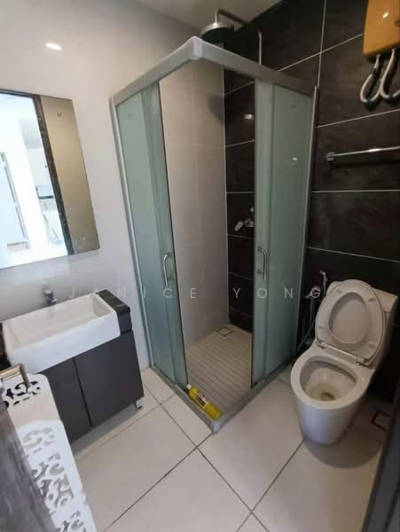 Kondominium untuk Disewa di Bay Point @ Country Garden Danga Bay - Janice Yong - Bathroom - PropertyGuru.com.my