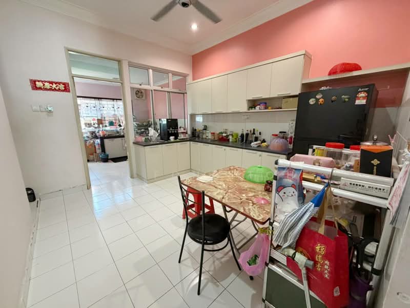 1-storey Terraced House for Sale in Taman Pelangi Indah (Ulu Tiram) - Ee Fong Toh - Kitchen - PropertyGuru.com.my