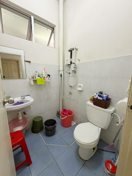 1-storey Terraced House for Sale in Taman Pelangi Indah (Ulu Tiram) - Ee Fong Toh - Bathroom - PropertyGuru.com.my