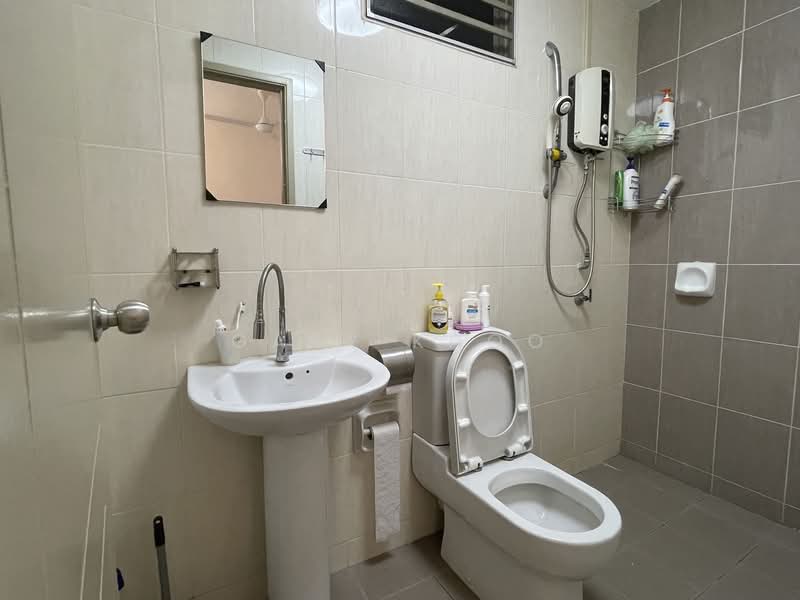 Servis Apartment untuk Dijual di Birch Plaza - Gary Khoo - Bathroom - PropertyGuru.com.my