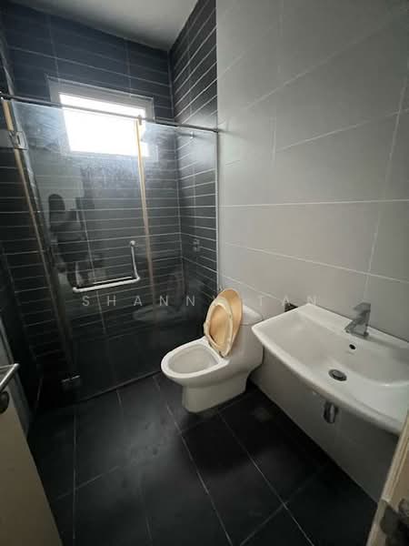 Rumah Berkembar untuk Dijual di Bandar Sungai Long (Selangor) - Shanny Tan - Bathroom - PropertyGuru.com.my
