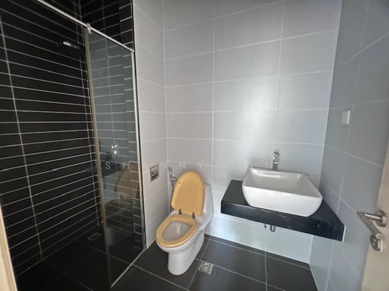 Rumah Berkembar untuk Dijual di Bandar Sungai Long (Selangor) - Shanny Tan - Bathroom - PropertyGuru.com.my