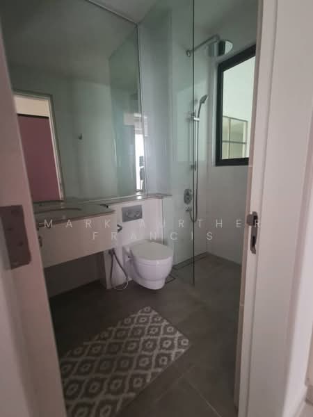 Servis Apartment untuk Disewa di Senada Residence @ KLGCC Resort - Mark Aurther Francis - Bathroom - PropertyGuru.com.my