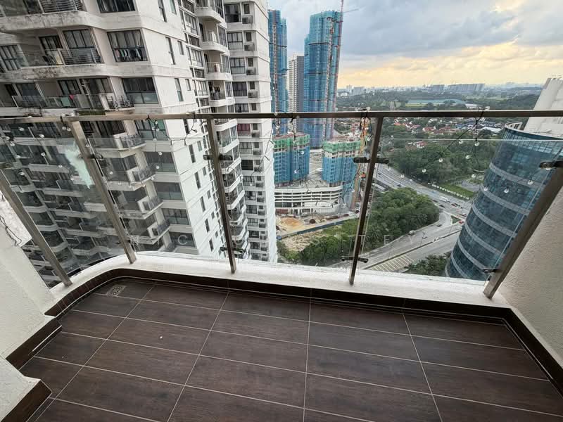 Kondominium untuk Dijual di Royal Strand @ Country Garden Danga Bay - Nicholas Tey - Balcony - PropertyGuru.com.my
