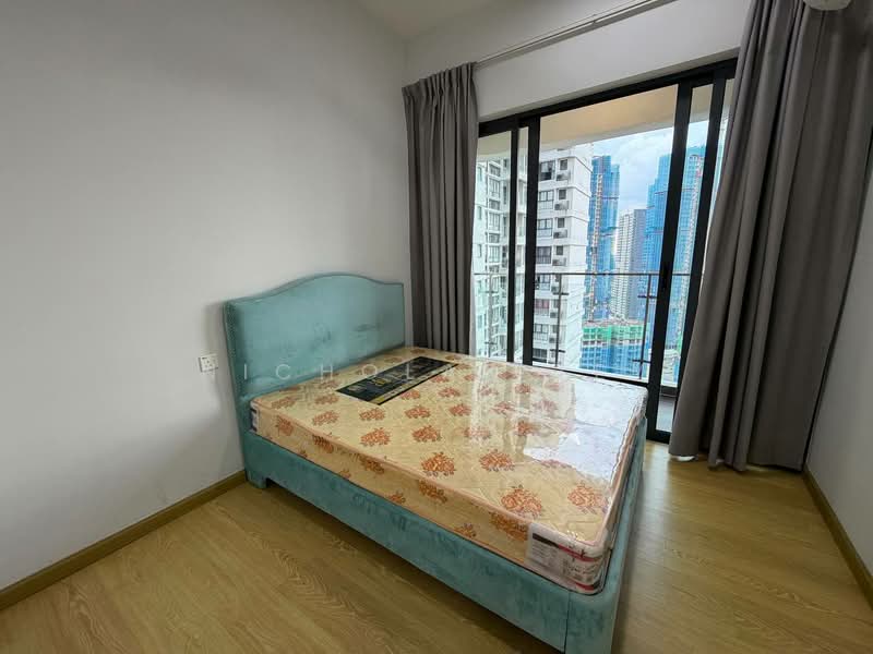 Kondominium untuk Dijual di Royal Strand @ Country Garden Danga Bay - Nicholas Tey - Bedroom - PropertyGuru.com.my