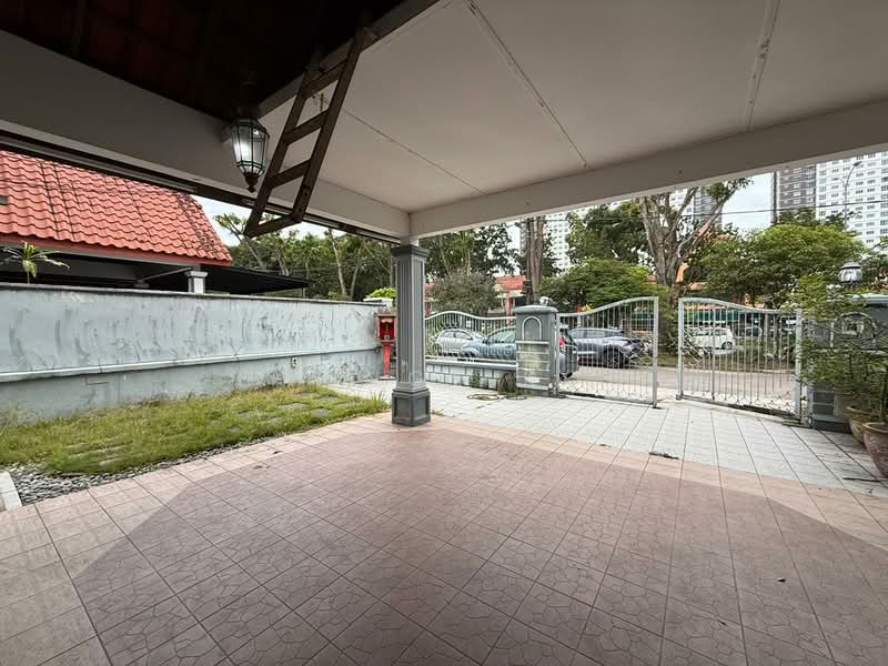 1.5-storey Terraced House for Sale in Taman Pelangi Indah (Ulu Tiram) - Orange Koh - Exterior - PropertyGuru.com.my