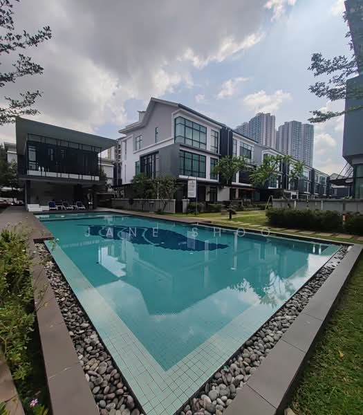 Rumah Berkembar untuk Dijual di Seri Kembangan (Selangor) - Jane Shoo - Exterior - PropertyGuru.com.my