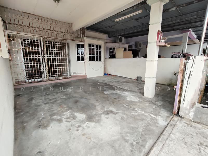 Rumah Teres 1 Tingkat untuk Dijual di Taman Intan Mutiara (Teluk Intan) - Muinuddin Muhamad - Exterior - PropertyGuru.com.my