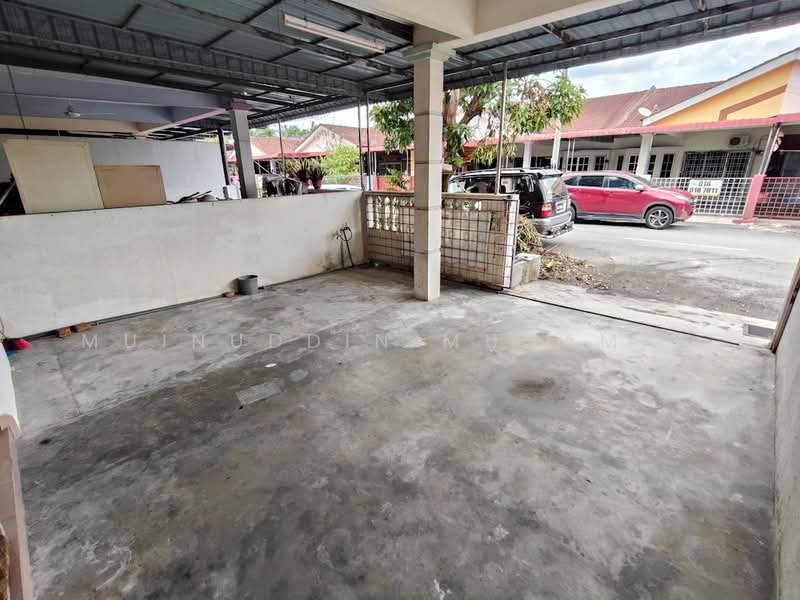 Rumah Teres 1 Tingkat untuk Dijual di Taman Intan Mutiara (Teluk Intan) - Muinuddin Muhamad - Exterior - PropertyGuru.com.my