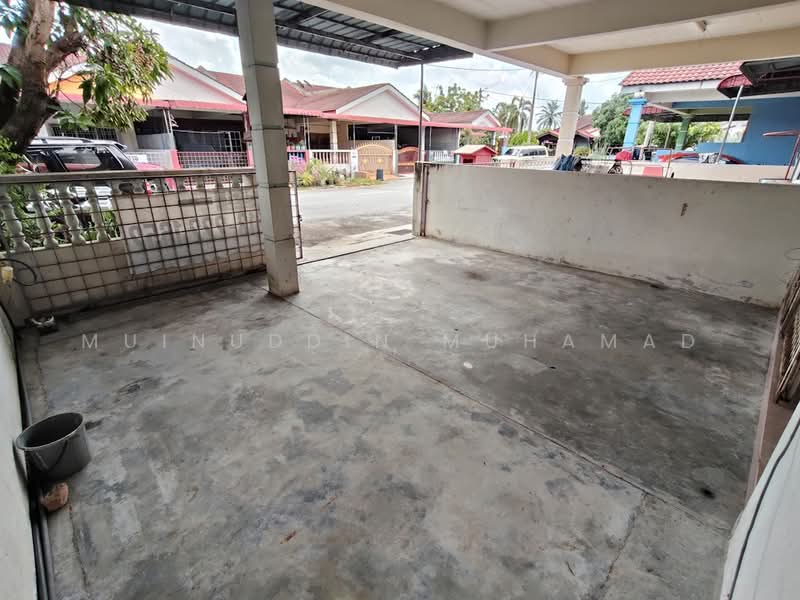 Rumah Teres 1 Tingkat untuk Dijual di Taman Intan Mutiara (Teluk Intan) - Muinuddin Muhamad - Exterior - PropertyGuru.com.my