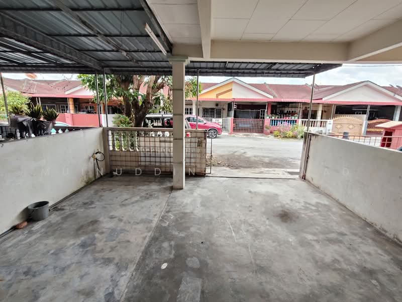 Rumah Teres 1 Tingkat untuk Dijual di Taman Intan Mutiara (Teluk Intan) - Muinuddin Muhamad - Exterior - PropertyGuru.com.my