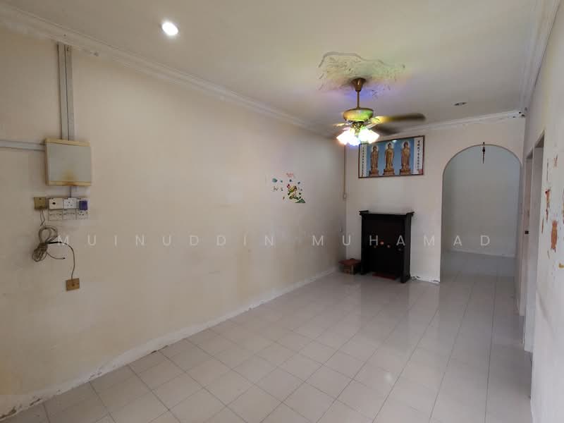 Rumah Teres 1 Tingkat untuk Dijual di Taman Intan Mutiara (Teluk Intan) - Muinuddin Muhamad - Living Room - PropertyGuru.com.my