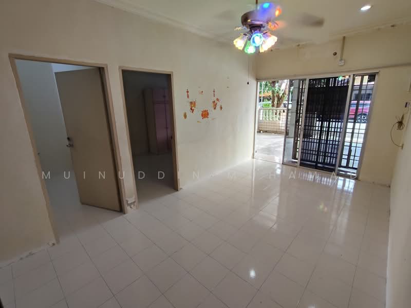 Rumah Teres 1 Tingkat untuk Dijual di Taman Intan Mutiara (Teluk Intan) - Muinuddin Muhamad - Living Room - PropertyGuru.com.my