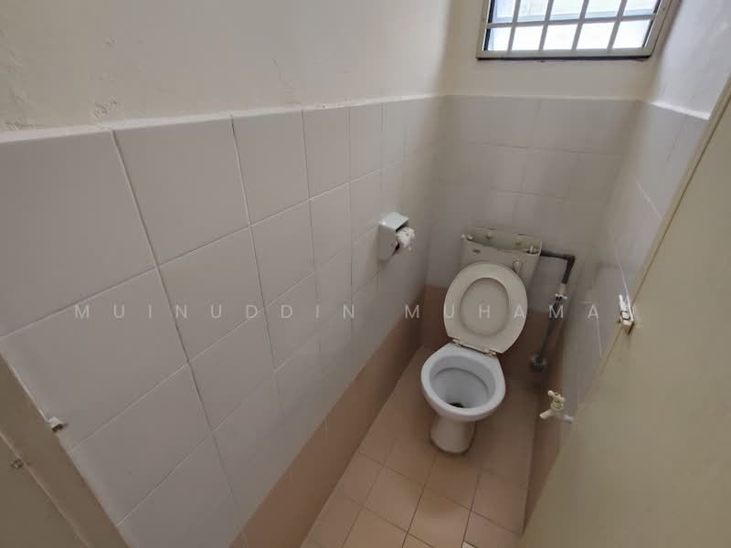 Rumah Teres 1 Tingkat untuk Dijual di Taman Intan Mutiara (Teluk Intan) - Muinuddin Muhamad - Bathroom - PropertyGuru.com.my