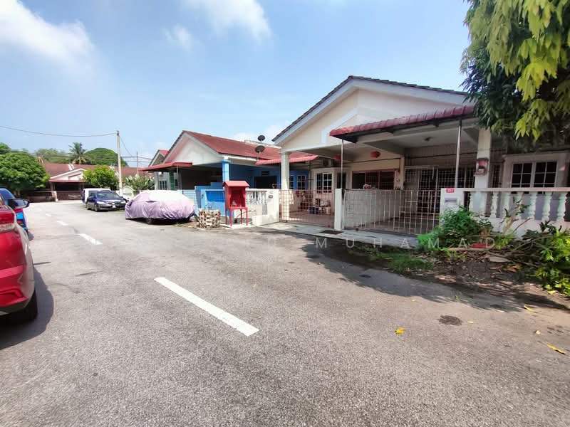 Rumah Teres 1 Tingkat untuk Dijual di Taman Intan Mutiara (Teluk Intan) - Muinuddin Muhamad - Exterior - PropertyGuru.com.my