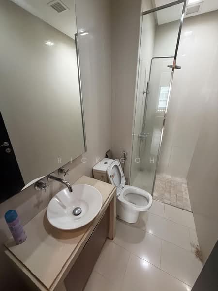Service Residence for Sale at Straits Quay (The Suites at Waterside) - Rick Goh - Bathroom - PropertyGuru.com.my