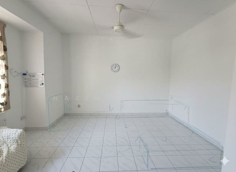 Rumah Teres 2 Tingkat untuk Dijual di Taman Puncak Jalil (Seri Kembangan) - Nazim Nadzar - Living Room - PropertyGuru.com.my