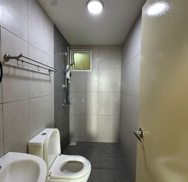 Servis Apartment untuk Disewa di Tuan 2egacy - Eva Yap - Bathroom - PropertyGuru.com.my