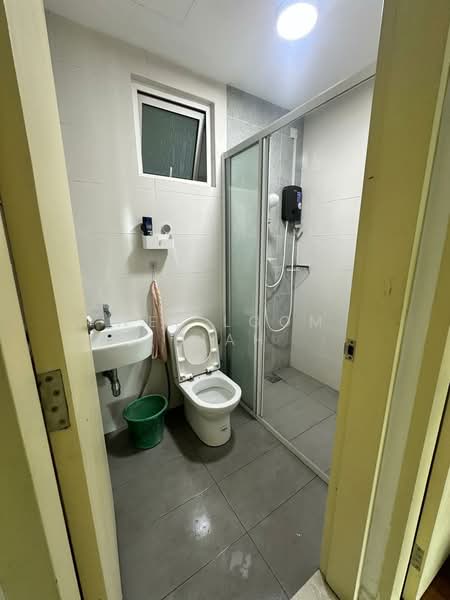 Servis Apartment untuk Disewa di The Lead Residences (Impiria Residensi) - Wee Loom Siah - Bathroom - PropertyGuru.com.my