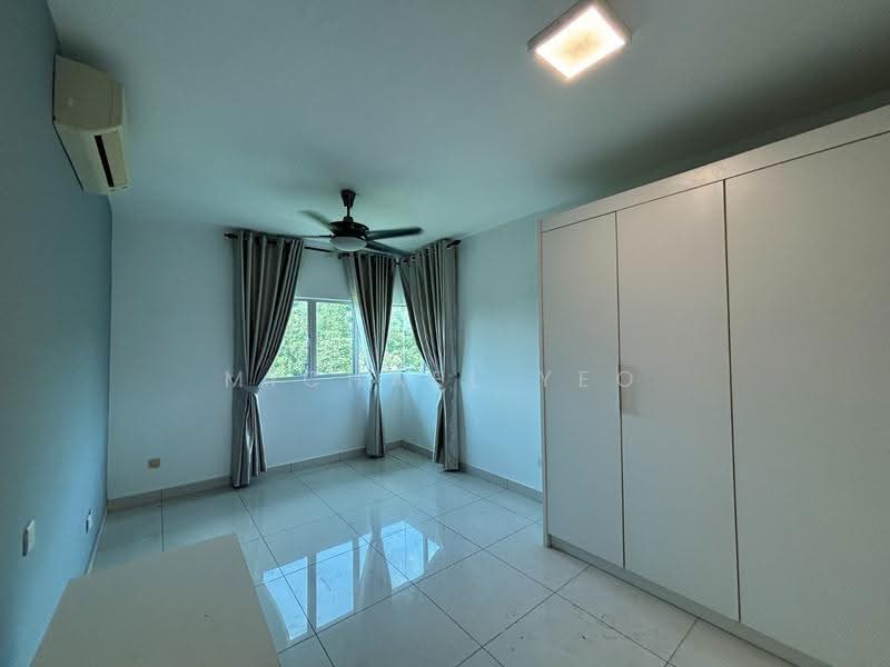 Kondominium untuk Dijual di Rimba Residence - Michael Yeo - Master Bedroom - PropertyGuru.com.my