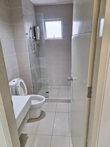 Kondominium untuk Dijual di Rimba Residence - Michael Yeo - Master Bathroom - PropertyGuru.com.my