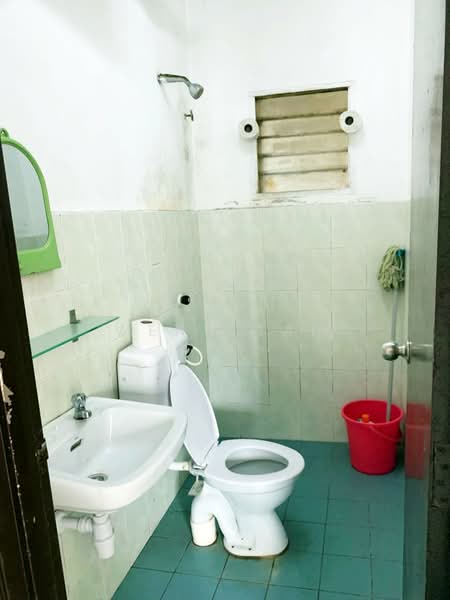 Apartment for Rent at Pangsapuri Desa Tenaga - Weng Tan - Bathroom - PropertyGuru.com.my