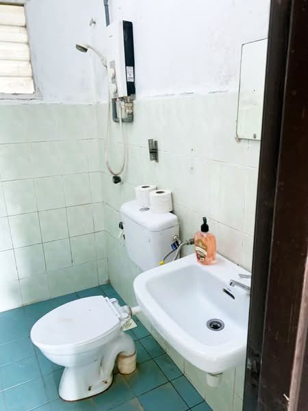 Apartment for Rent at Pangsapuri Desa Tenaga - Weng Tan - Bathroom - PropertyGuru.com.my